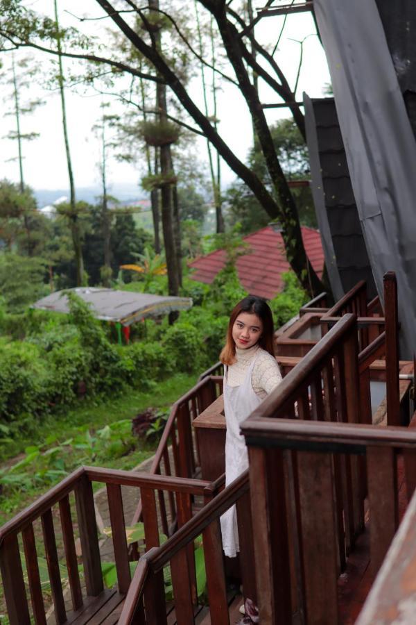 Welirang Forest Pacet Villa Mojokerto Buitenkant foto